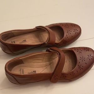 Clark brown leather shoes!